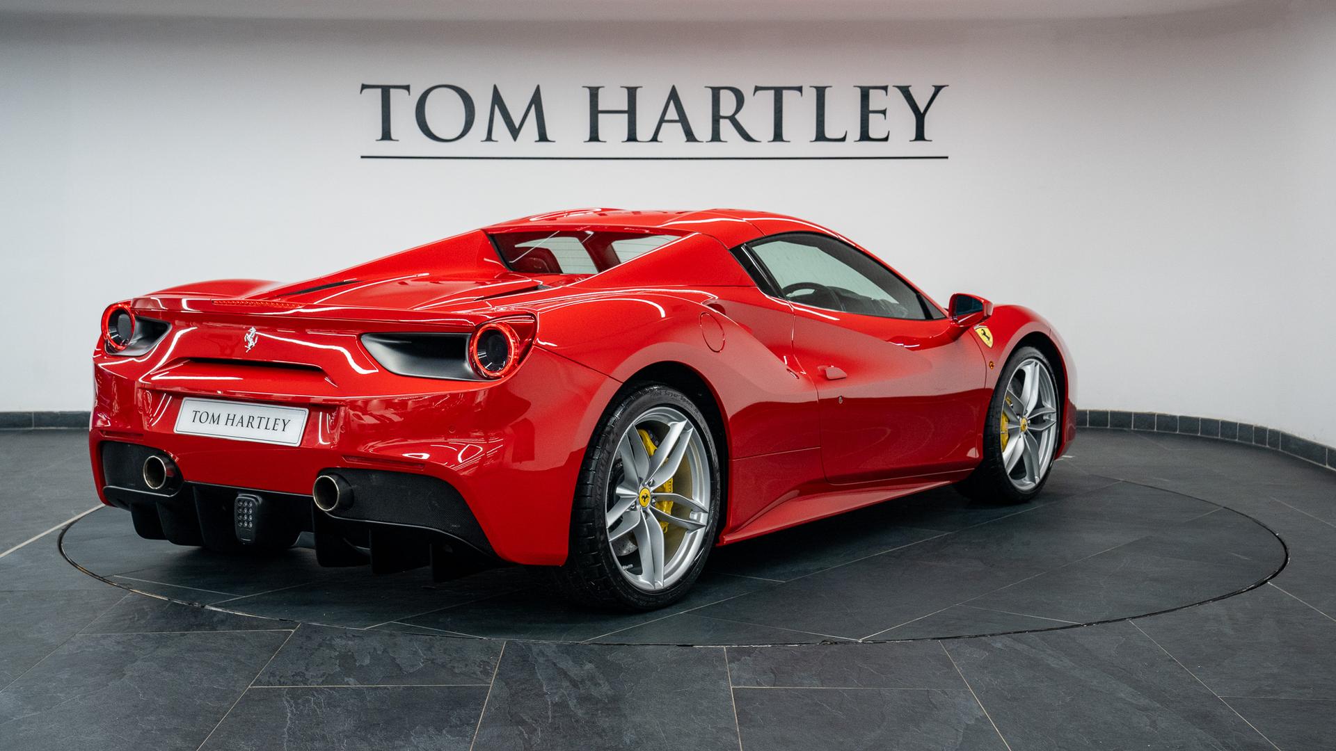 Ferrari 488 Photo 3281b1e7-90bd-44a5-90bf-beb02f6d407c.jpg