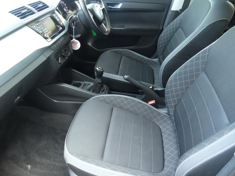 Skoda Fabia Photo 32874e9d-bf89-4953-89fe-bf79cd51a5e7.jpg