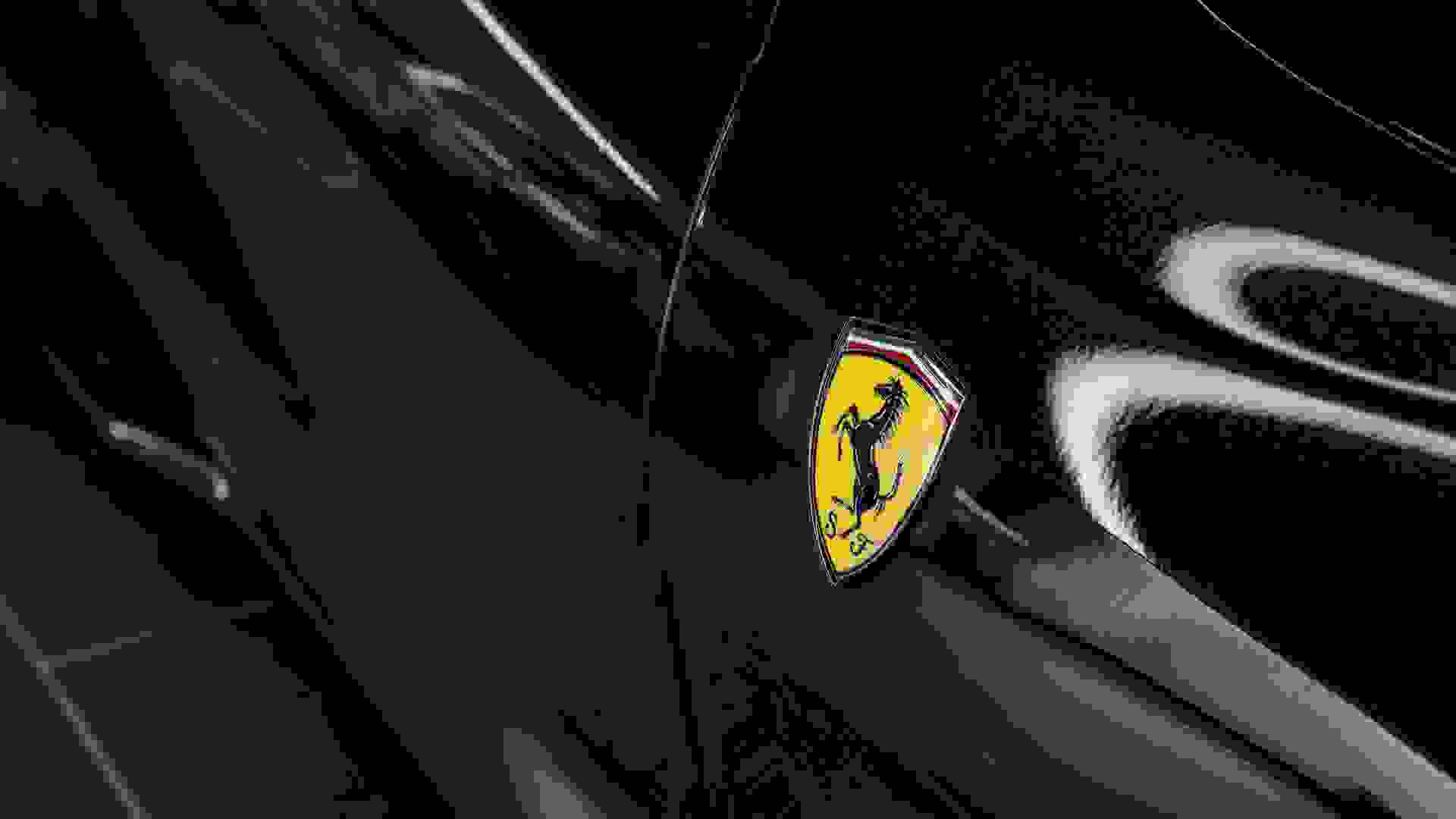 Ferrari 812 Photo 3292af9c-091d-4af6-abbd-8d2dd9c680e2.jpg