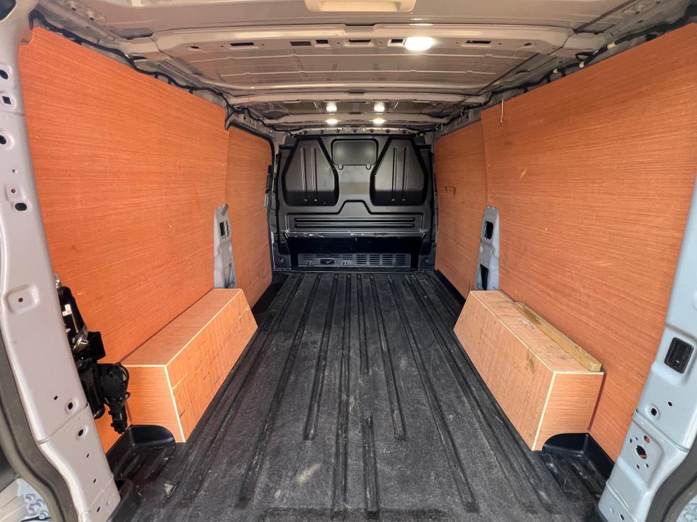 Ford Transit Custom Photo 32a1dd82-e79b-4c16-9ada-7c9114bfb695.jpeg