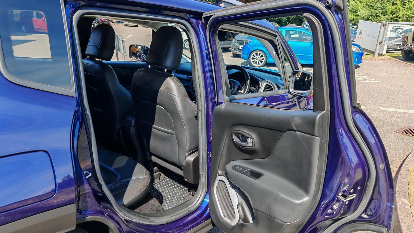 Used Jeep Renegade OU66RZE 15
