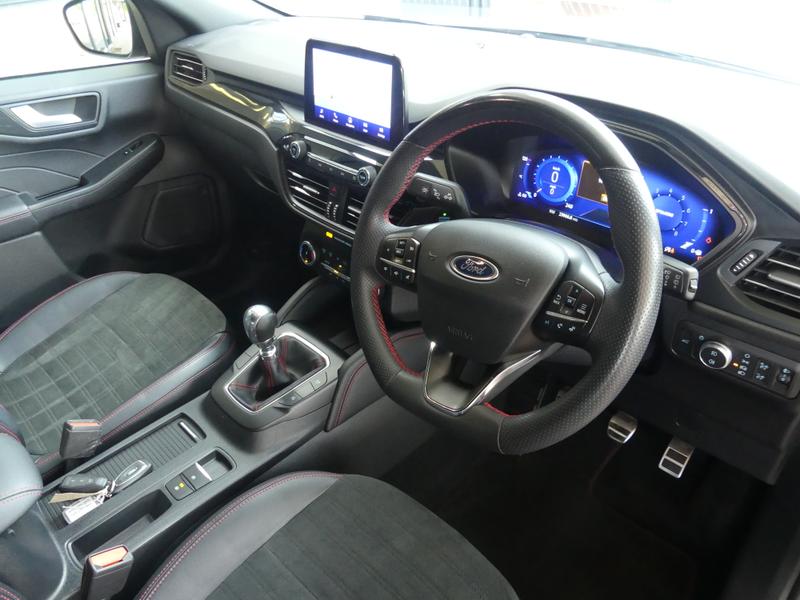 Ford Kuga Photo 32c1a013-af39-4ae1-9fa8-1d8f87fea636.jpg