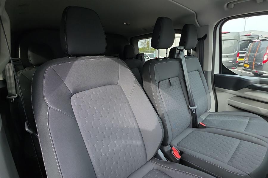 Ford TRANSIT CUSTOM Photo 32c2f0c8-21b5-400f-b8fd-a9bea3cd6121.jpg