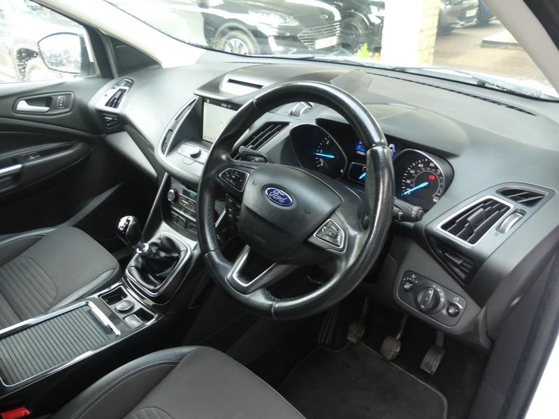 Ford Kuga Photo 32c515bc-5b65-4fb8-aa5f-ee235a250a6e.jpg