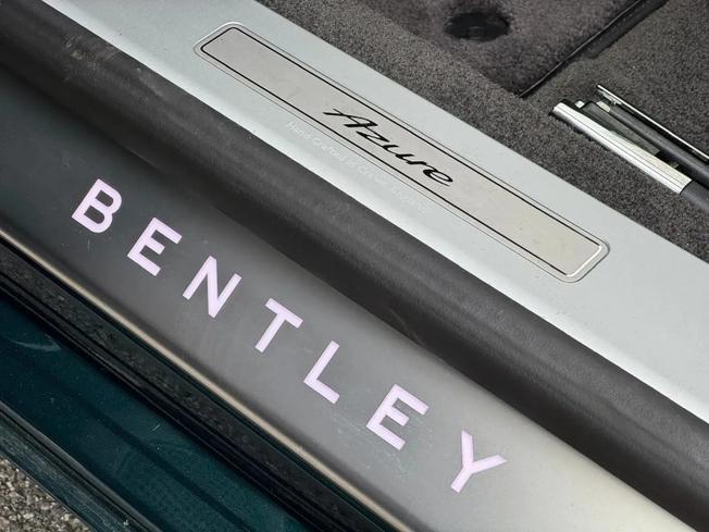 BENTLEY Flying Spur Photo 14