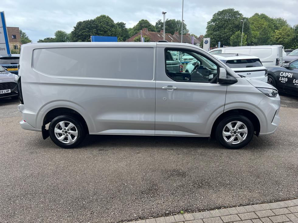 Ford Transit Custom Photo 32f1a090-0872-4085-85fe-fbf750698756.jpeg