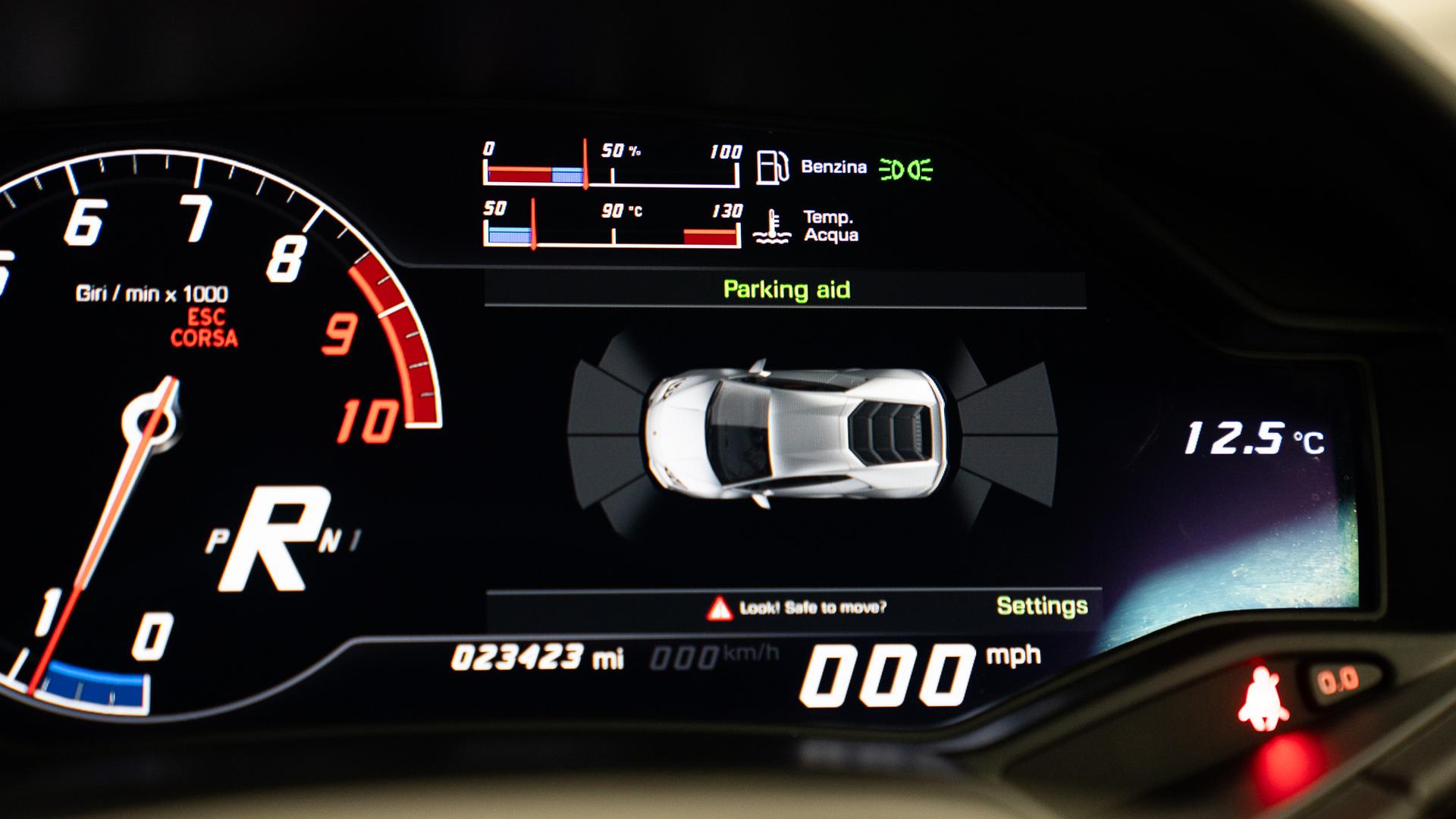 LAMBORGHINI Huracan Photo 32f57cff-dc5b-4d52-8344-aa70a3f4da52.jpg