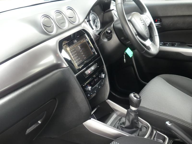 Suzuki Vitara Photo 33028043-9653-4201-bb07-04d2a4bb456c.jpg