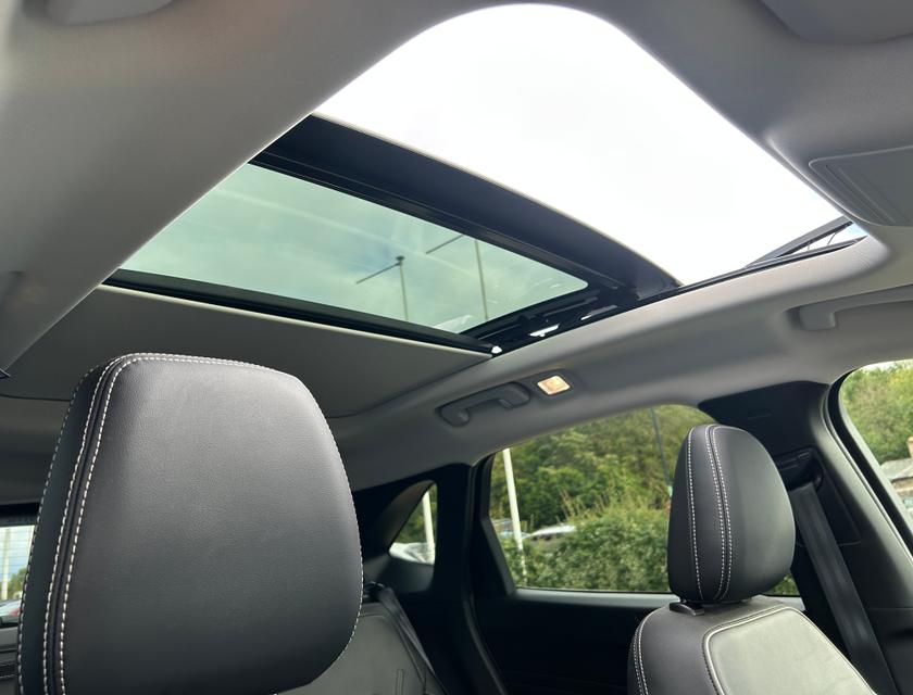 Ford Kuga Photo 3303775b-dc02-4610-b5f1-7cf94e2f5d6e.jpg