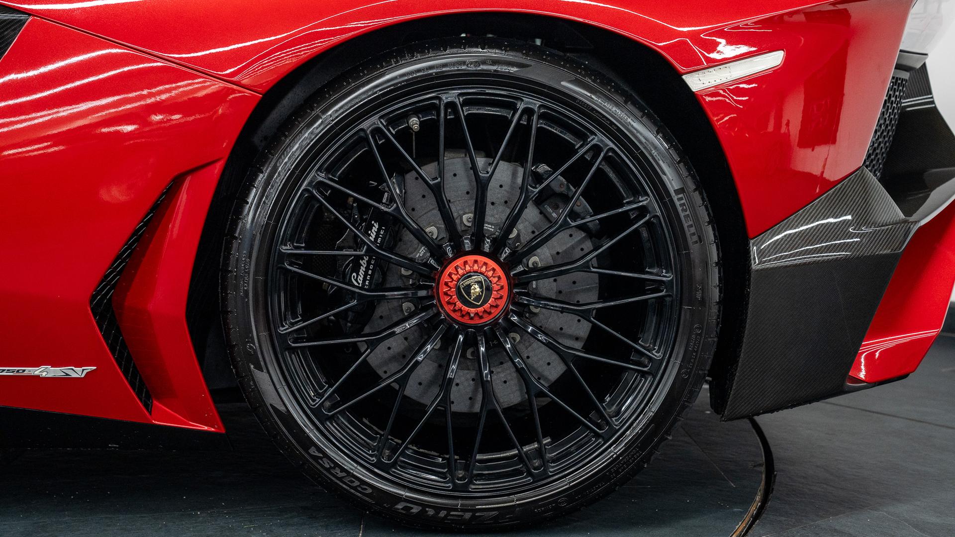 LAMBORGHINI Aventador Photo 330c8810-044a-4ebb-971c-cda83a05fa87.jpg