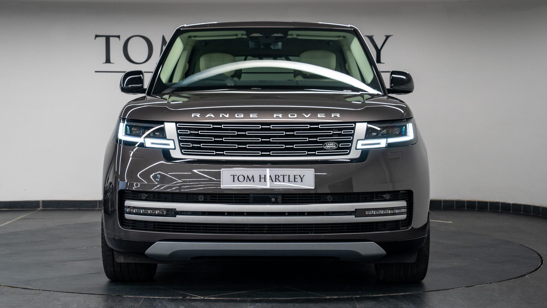 Land Rover Range Rover Photo 331d7ec0-c1f8-41cf-9afb-979993f56c66.jpg