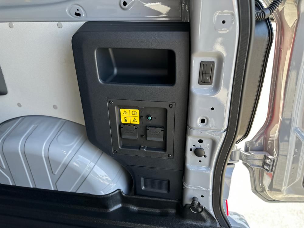 Ford Transit Custom Photo 332cf9ba-ddac-4e93-bf35-a03fbbc0d527.jpg