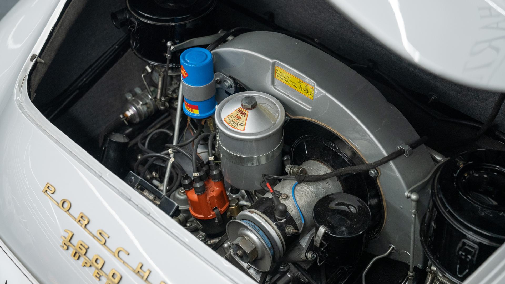 Porsche 356B Photo 332f1265-1262-42b3-a221-3ea9353d671d.jpg