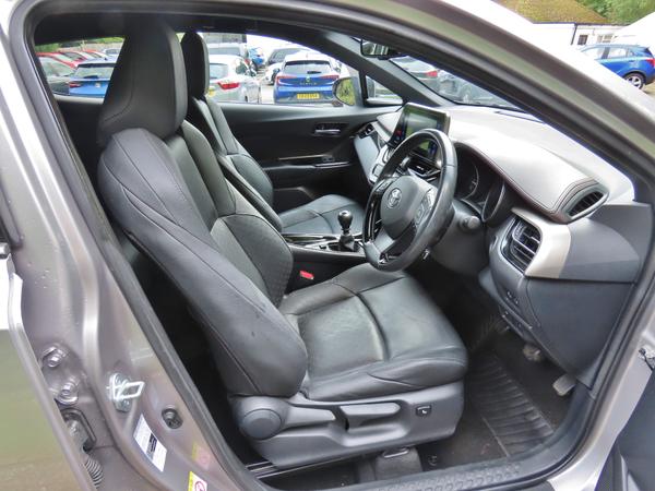 Used Toyota C-HR WM68YHU 17