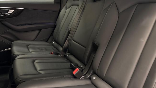 AUDI Q7 Photo 7