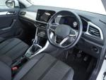 Volkswagen T-Roc Photo 2
