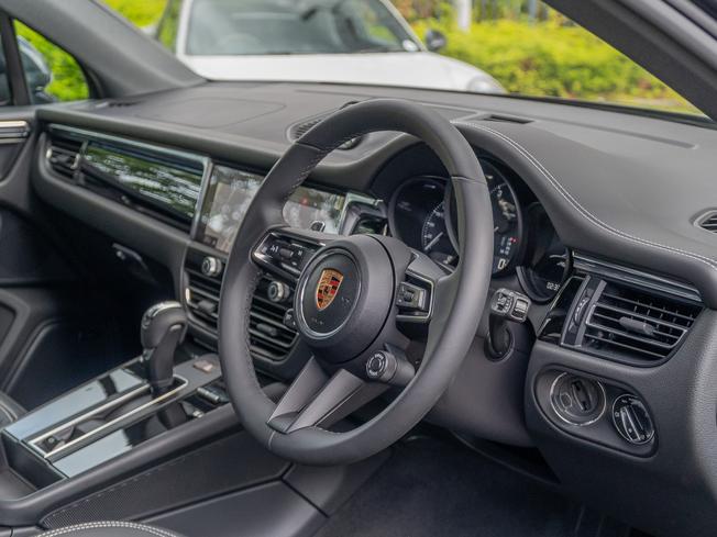 PORSCHE Macan Photo 8