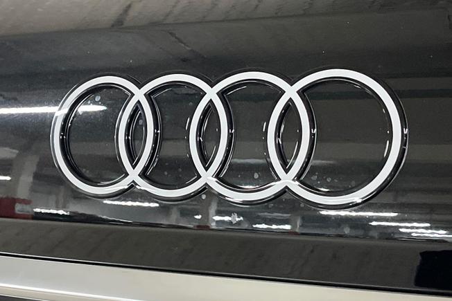 AUDI Q7 Photo 36