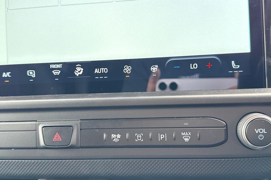 Ford TRANSIT CUSTOM Photo 338416e5-5ff9-4053-8751-1b63ed389e2f.jpg