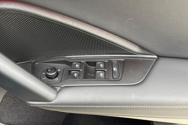 VOLKSWAGEN  Tiguan  Photo 25