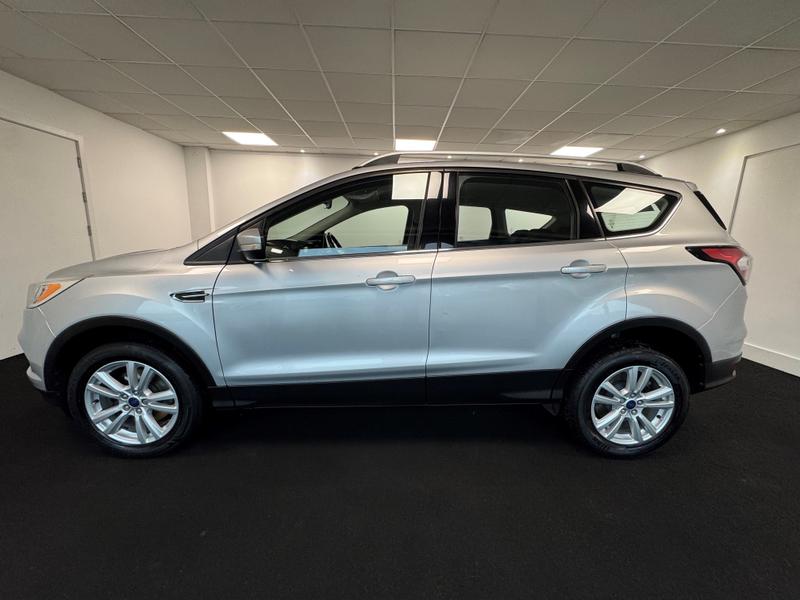 Ford Kuga Photo 33c1f775-cd7e-4d35-84fa-7503a4367a4f.jpg