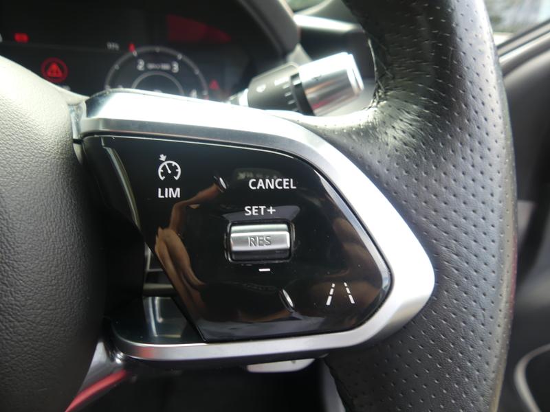 Jaguar XE Photo 33e087c9-0728-4ff3-9072-592f0e4f2f6b.jpg