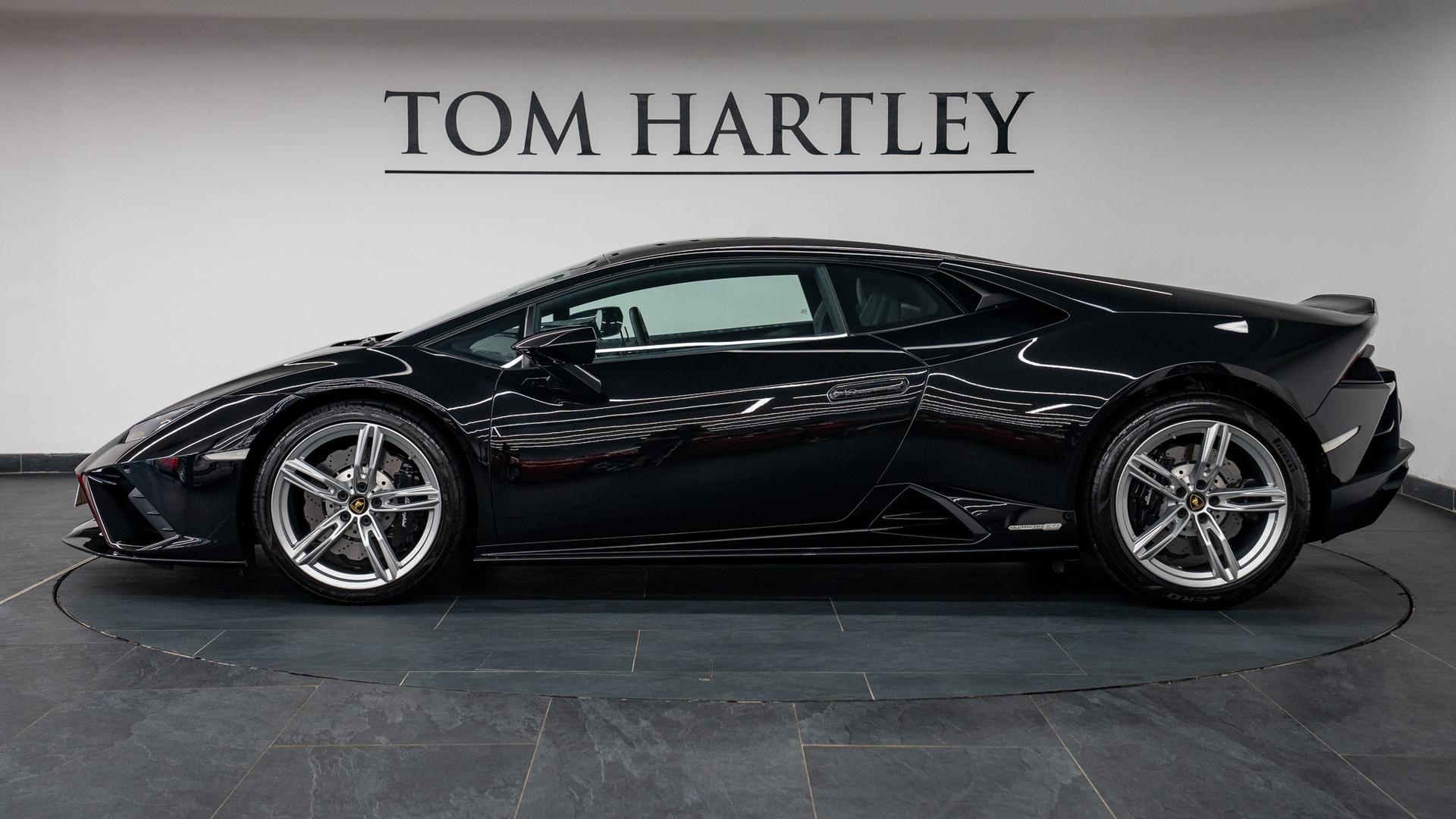 LAMBORGHINI Huracan Photo 33e3297a-e406-4a75-9774-d7ddc6f20424.jpg
