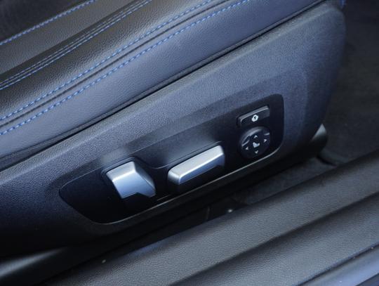 BMW 2 Series Photo 33e7743d-d3c0-42ae-abac-8ef1ccf63f66.jpg