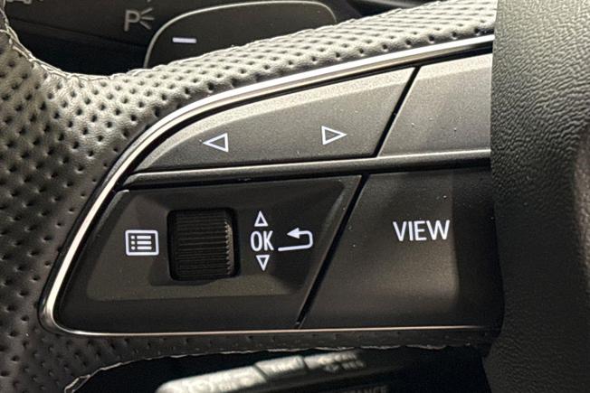 AUDI  Q7 Photo 16