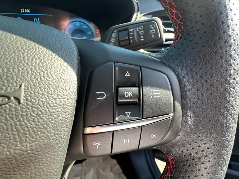 Ford Kuga Photo 3414ef47-ae74-4fe4-8dd2-bd20d6420f4f.jpeg