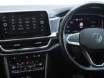 Volkswagen T-Roc Photo 13
