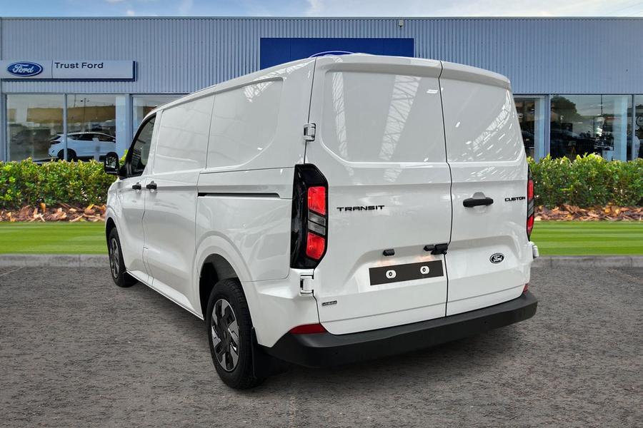 Ford TRANSIT CUSTOM Photo 34395bb3-3d50-430b-8e5e-5e80c8be328f.jpg