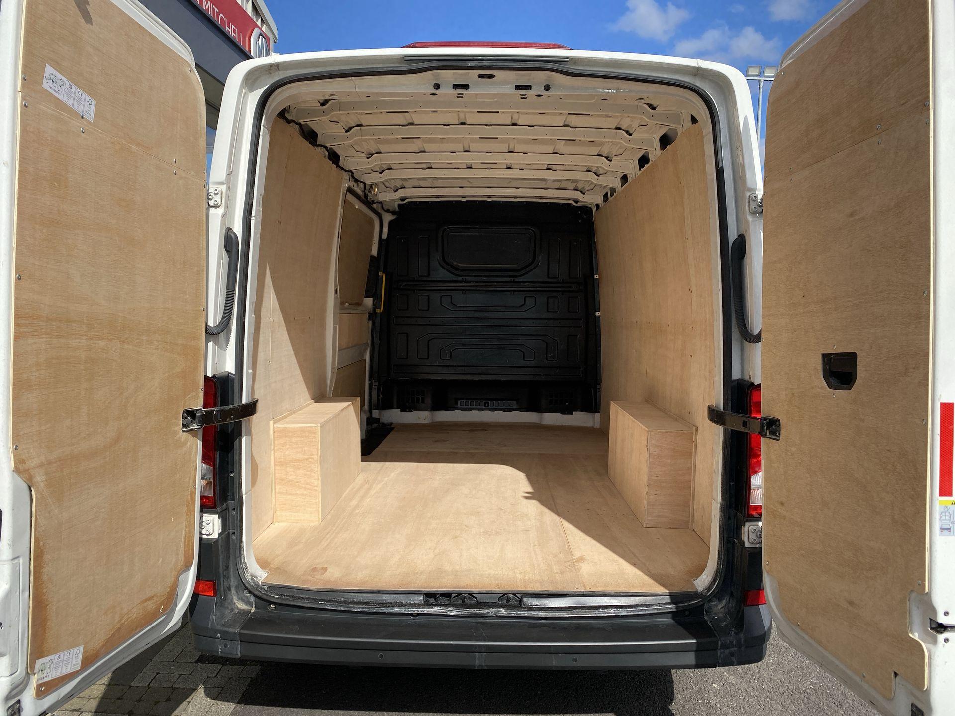 2023 Volkswagen CRAFTER CR30 MWB FWD 2.0 TDI 102PS Startline High Roof Van - vehicle photo 7 for sale on PureCar