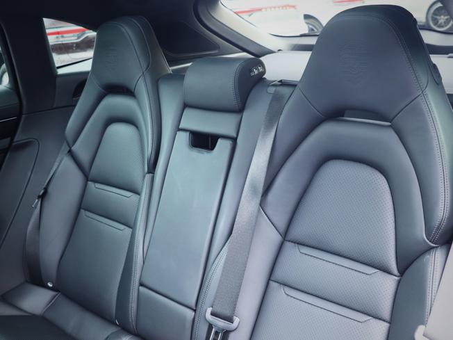 PORSCHE Panamera Photo 39