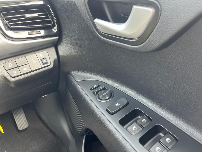 Kia Rio Photo 3476d9bf-9721-4939-a2be-f50322902710.jpg