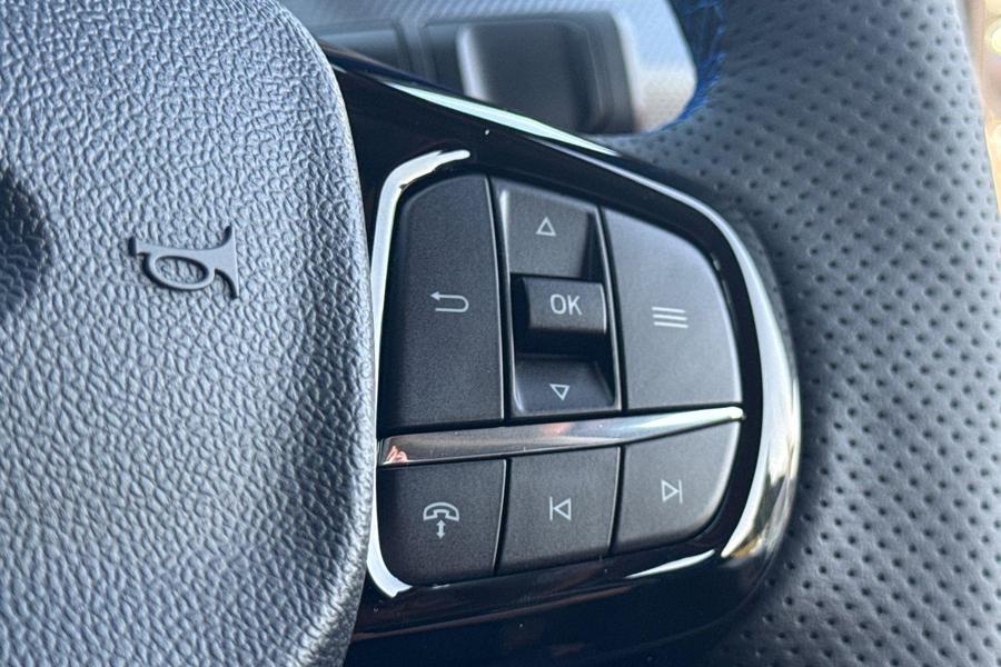 Ford TRANSIT CUSTOM Photo 34778f09-e6f1-4e5a-8b26-be80d169068e.jpg