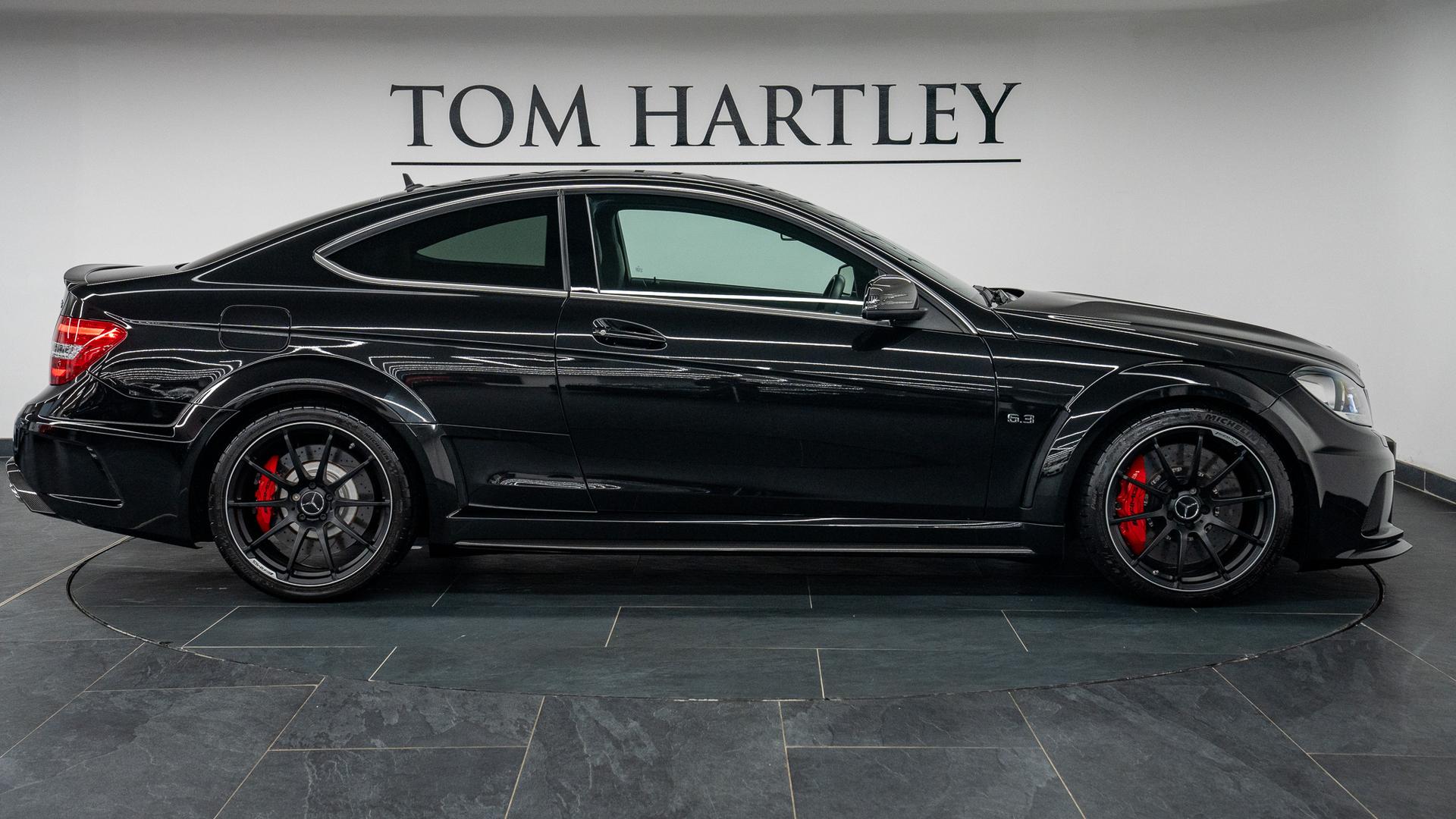 Mercedes-Benz C63 AMG Photo 347fe6f9-c3dd-447d-ad54-6de03b3fc1a2.jpg