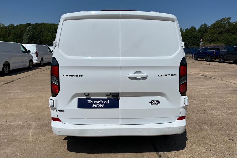 Ford Transit Custom Photo 3491b03f-9c3b-4794-a134-df6bed93fa42.jpg