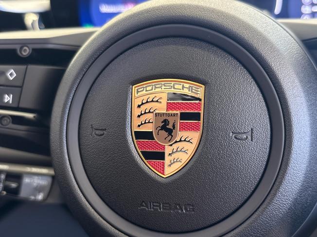 PORSCHE Macan Photo 42