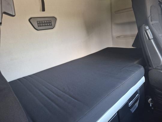 Iveco S-WAY 530hp Photo