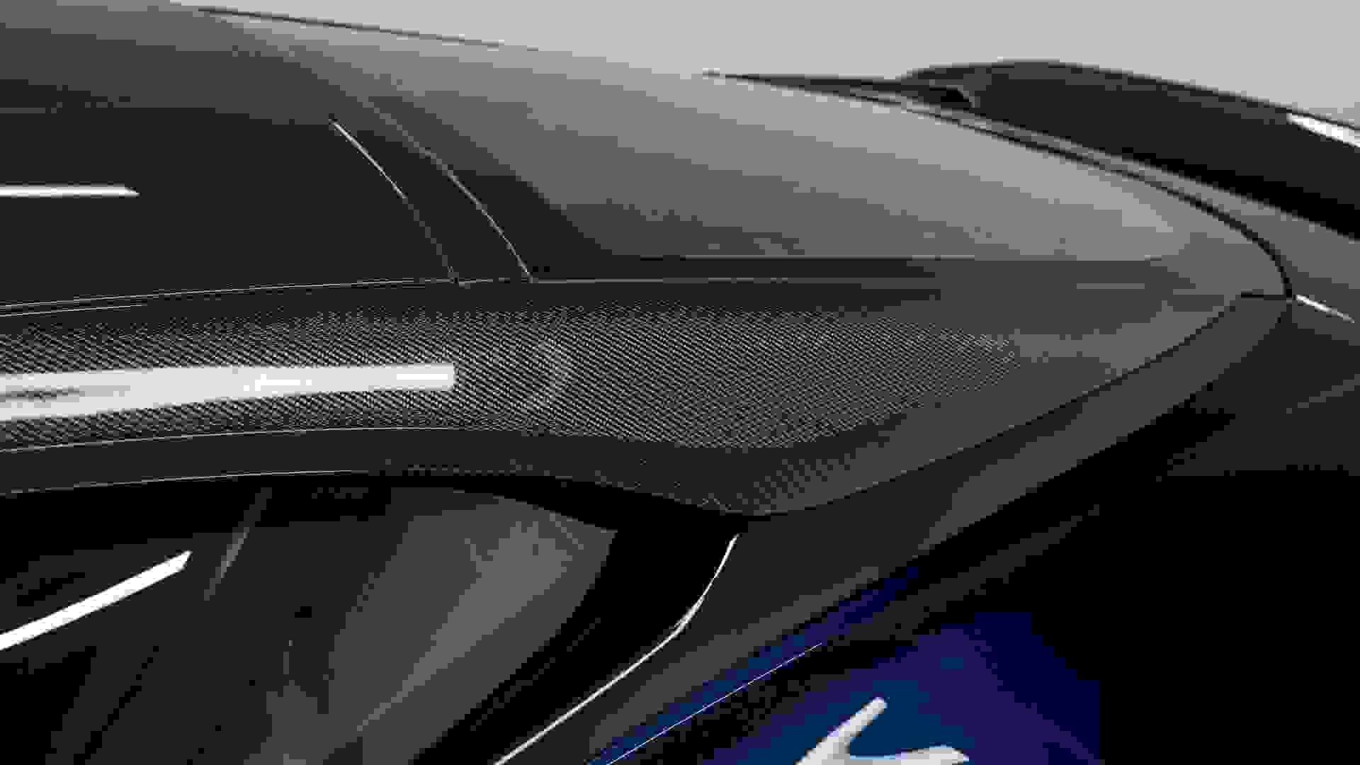 Aston Martin DBS SUPERLEGGERA Photo 34b4e16a-fcb2-4840-8f1d-1058308768a3.jpg