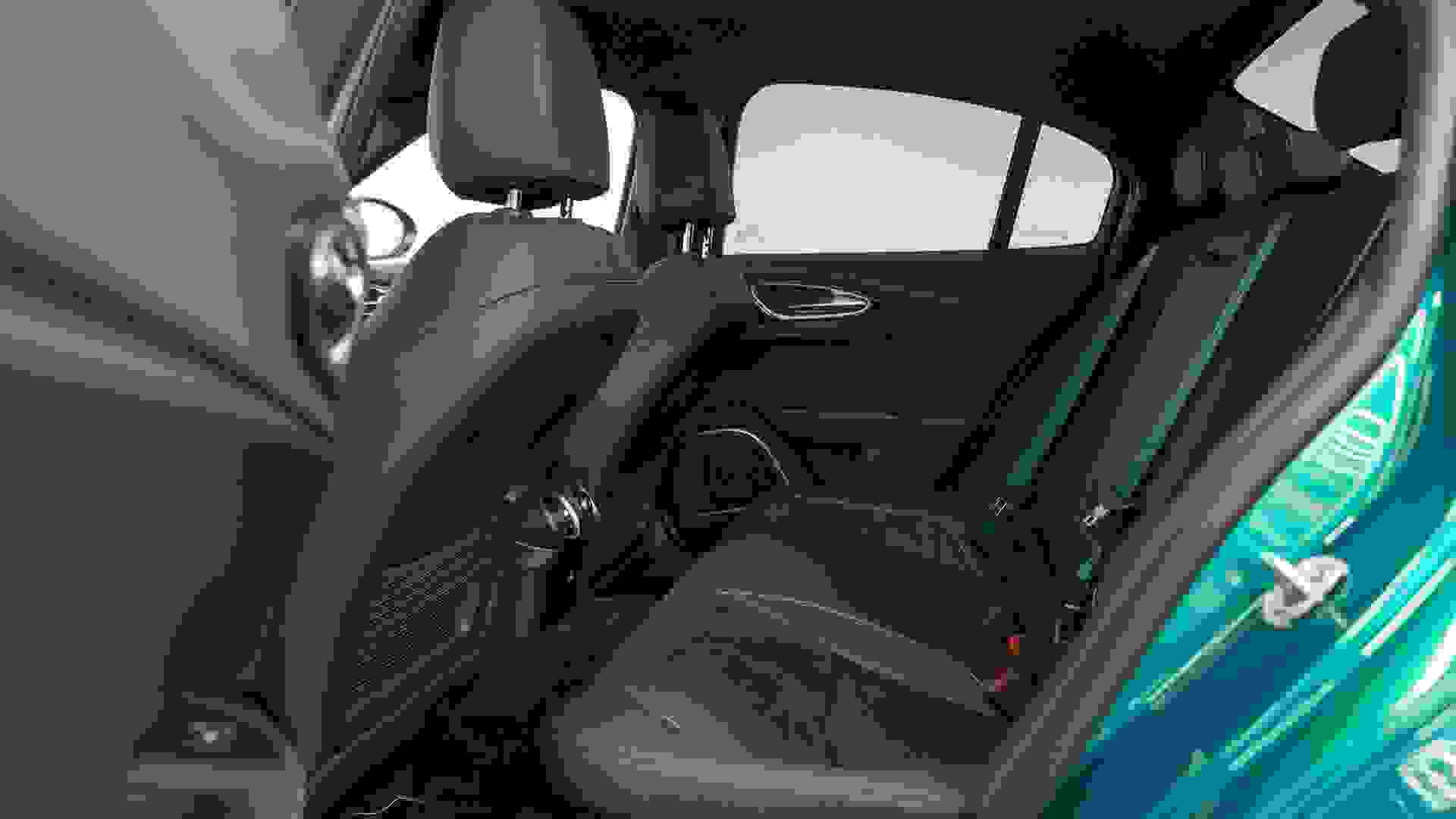 Alfa Romeo Giulia Photo 34bbc59f-efbb-4618-8541-0cb222277818.jpg