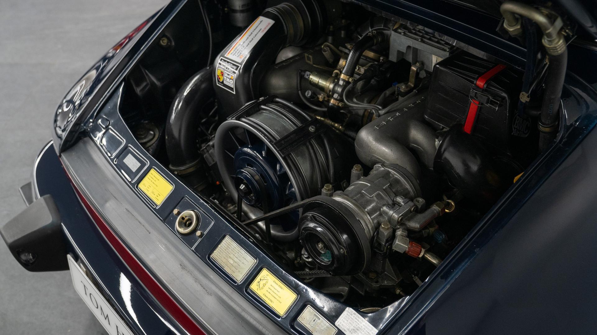 Porsche 911 Carrera Photo 34d03bad-3aae-4652-814c-ec987b2fd3f3.jpg