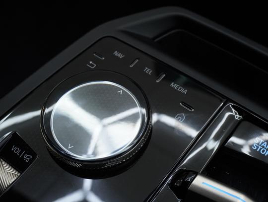 BMW iX Photo 34d55181-95cc-48e8-8a22-5a5075994c79.jpg