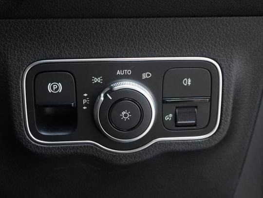 Mercedes-Benz GLB Photo 34dbbdd2-4d40-4bbe-9523-9e56c1d61cd6.jpg