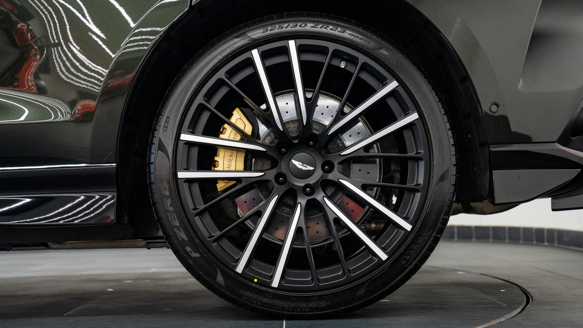 Aston Martin DBX Photo 3505c233-9e7b-4ea2-bd4d-ddfa0d06abe9.jpg
