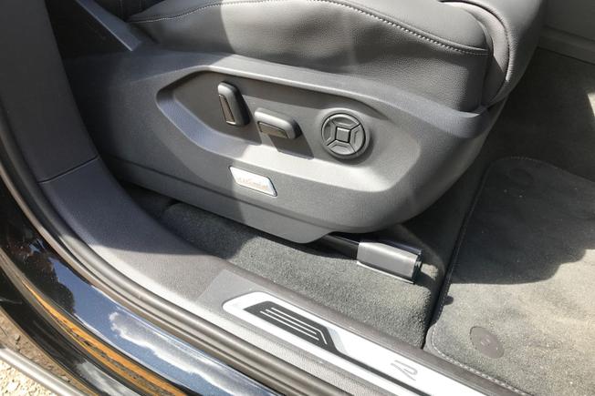Volkswagen Touareg Photo 28