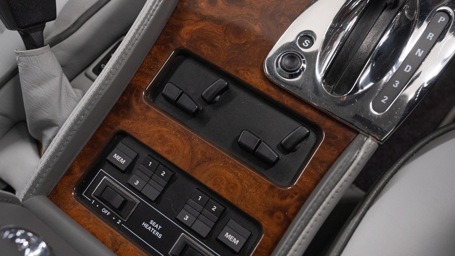Bentley Continental Photo 350e02d9-fd43-4bd5-a10b-99e3f9e6c651.jpg