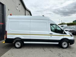 Ford Transit Photo 9