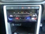 Volkswagen T-Roc Photo 31